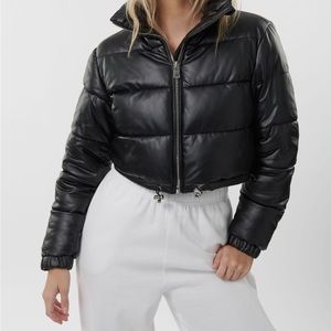 Trendy Black Crop Puffer